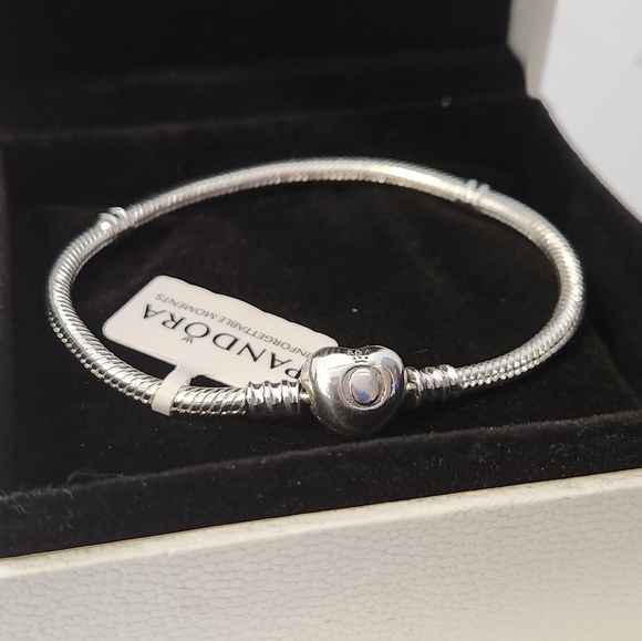 Pandora Moments Snake Chain Heart Claps Charm Bracelet for women Size 7.5 Inches - Picture 5 of 5